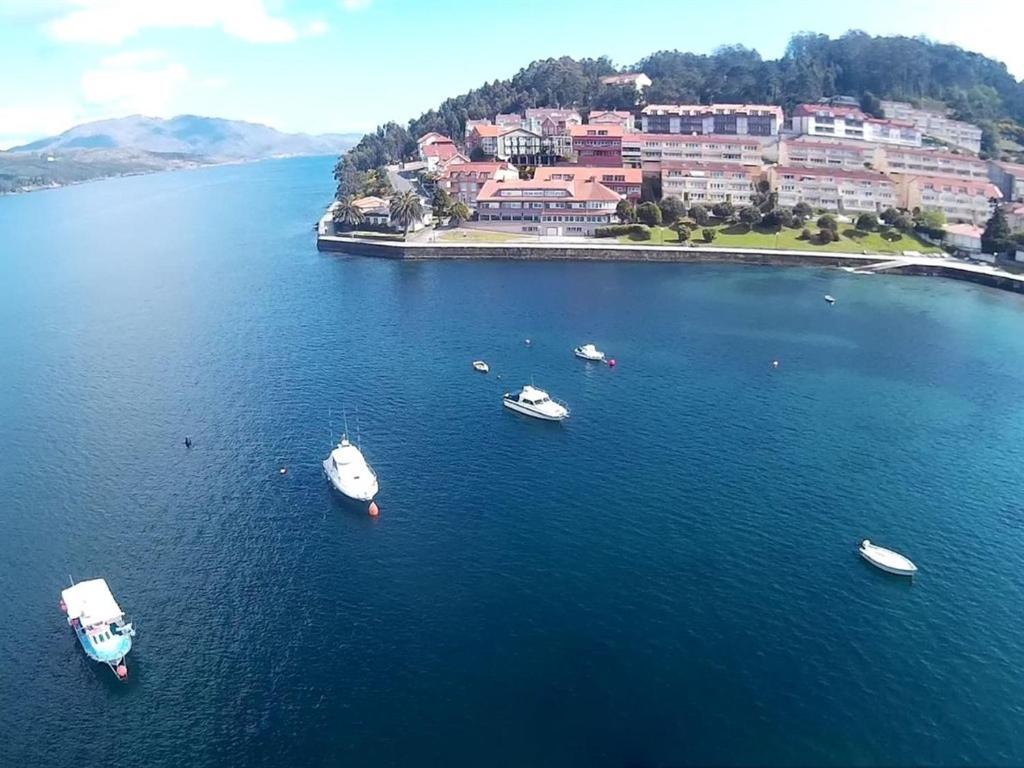 Hotel Corcubion Playa De Quenxe Екстериор снимка